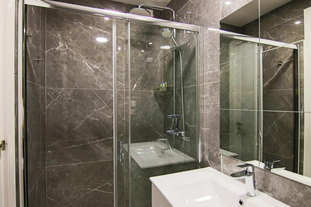Phaedrus Living: Luxury Suite Nicosia 508 Екстер'єр фото